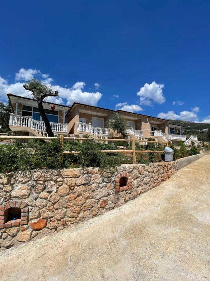 Essos Villas Dhërmi Eksteriør billede